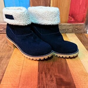 🖤 LAMO Black Suede Sherpa Cuff Boots – Lug Sole – Cozy Winter Essential
